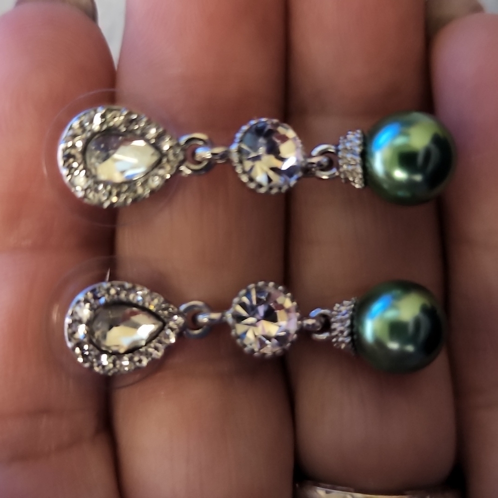 Macy's necklace, earrings and bracelet set - Picture 6 of 6